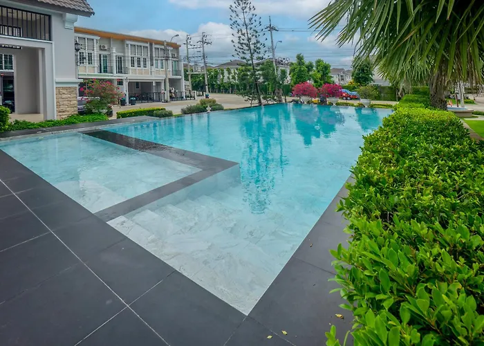 Villa H3 For 14 With Pool Gym And Loft Bed Near Safari World *