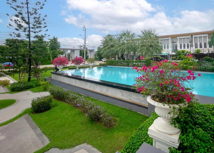 H3 For 14 With Pool Gym And Loft Bed Near Safari World Villa Bangkok
