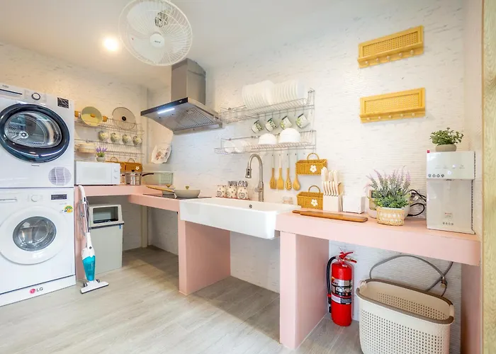 Villa H3 For 14 With Pool Gym And Loft Bed Near Safari World *